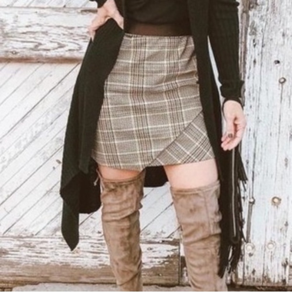 Cabi #3584 Plaid Pastime Faux Wrap Skirt Size small